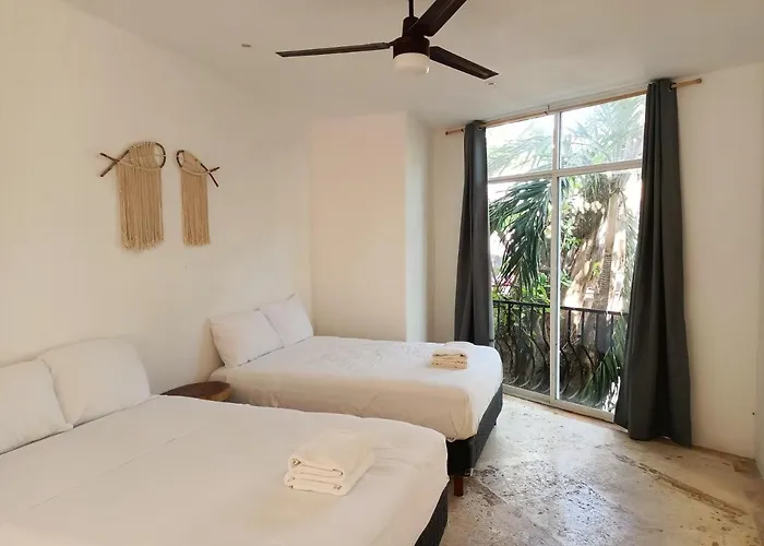 Big Room On 5Th Av