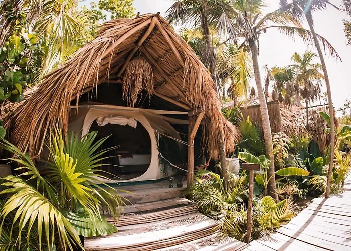 Uman Glamping & Cenote Tulum