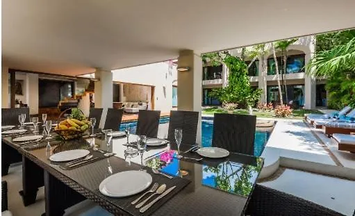 Amazing Hacienda For 14 Guests! Steps To The Beach!