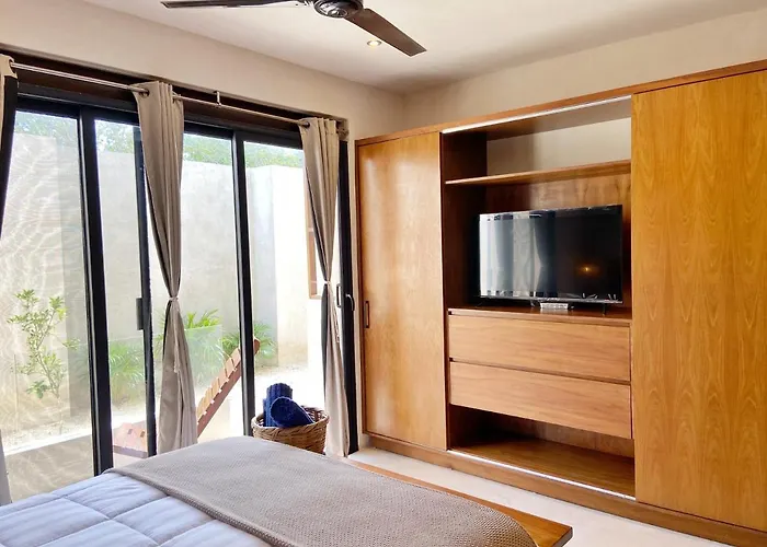 Room In Studio - Charming And Bright Studio