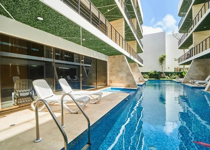 Sherlock - Swim Up Suite & Gym & Beach Club Access