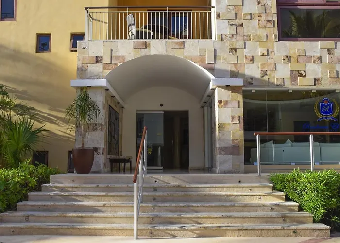 Ground Floor Oceanfront El Faro Condo, Great For Families Coral 101