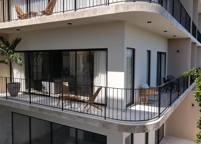 2Br With Fast Wifi Free Bikes, Rooftop, Pool, And Gym