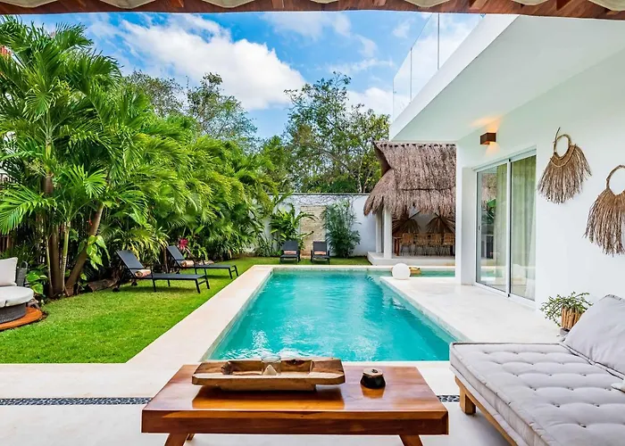 Villa Ek'Balam & Villa Flamingo, Luxury Villas, Private Pool, Private Garden, Jacuzzi, 24H Security