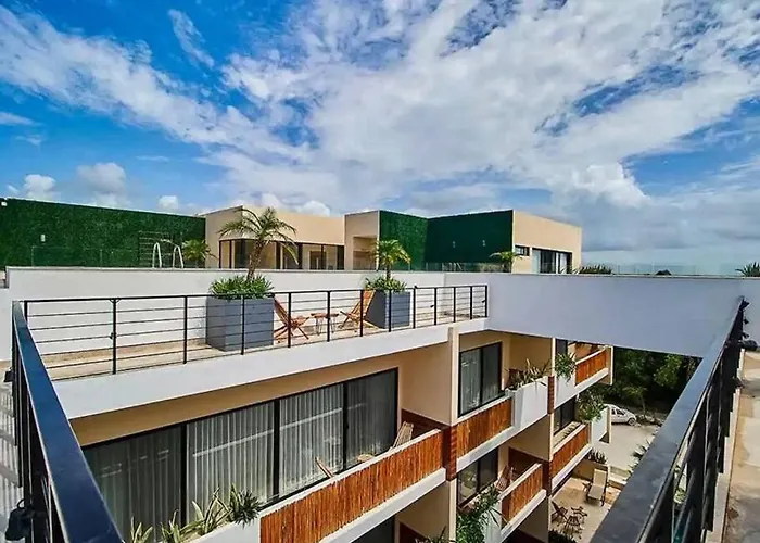 2 Bedroom Apartment With Rooftop Pool And Gym