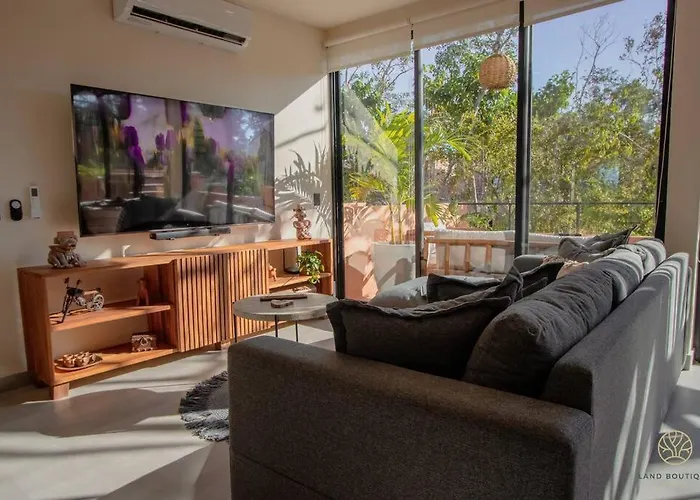 The Savia House - Rooftop & Gym