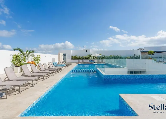 Ipana Condo, Rooftop Pools, Gym, Walk To Beach