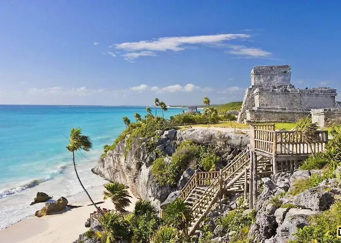 Casa Camaleon Luxury Condominium. Sea Views. Pools