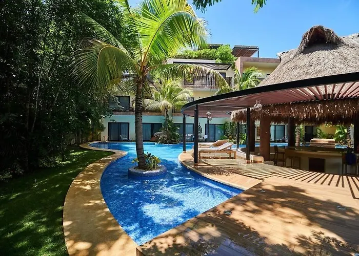 Zen Oasis Swim Up Condo Pool W Tiki Hut Bar + Gym