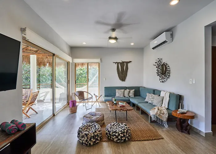 LUXURY PENTHOUSE - GREAT ROOFTOP WITH BBQ&WiFi