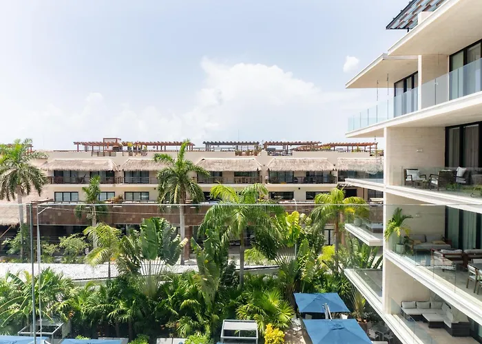 Contemporary Design Oceana 422 Playa Del Carmen Condo
