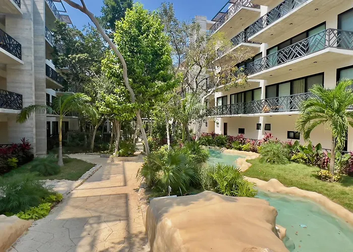 Unwind | Private Balcony & Rooftop Pools | Casago