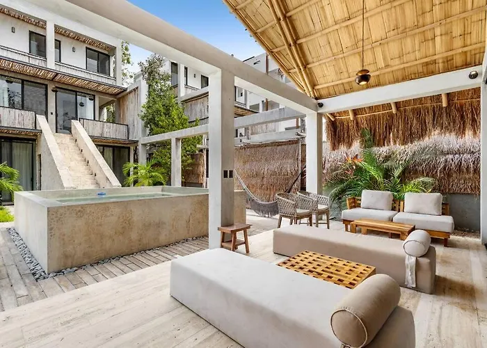 Lux Toh Villa, Rooftop Pool, Wifi, Transport