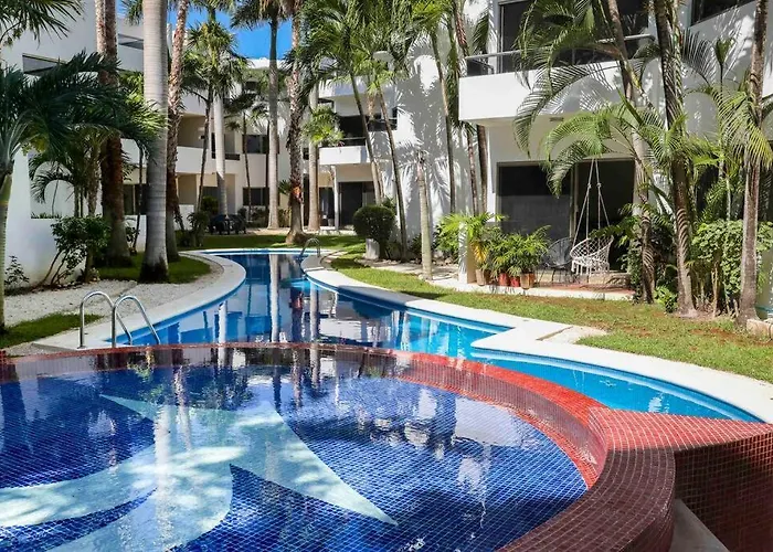 Lovely 2 Bdrm Condo In Gated Community & Pool View