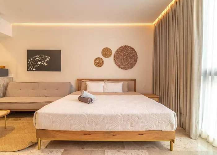Stylish Boho Studio With Rooftop Pool