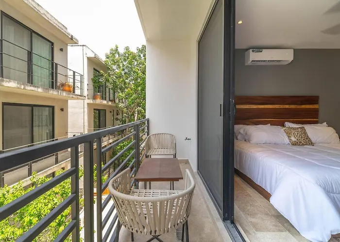 King Suite With Balcony, Gym And Rooftop Pool