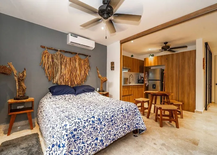 King Suite With Private Balcony, Gym And Rooftop Pool