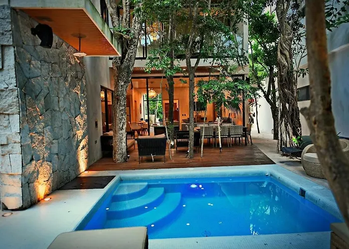 Luxury 5-Br Oasis Golf, Private Pool, Beach!