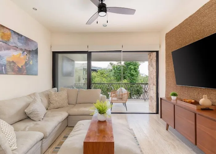 Paramar Beautiful 3 Bdr Ph Pvt Pool And Terrace