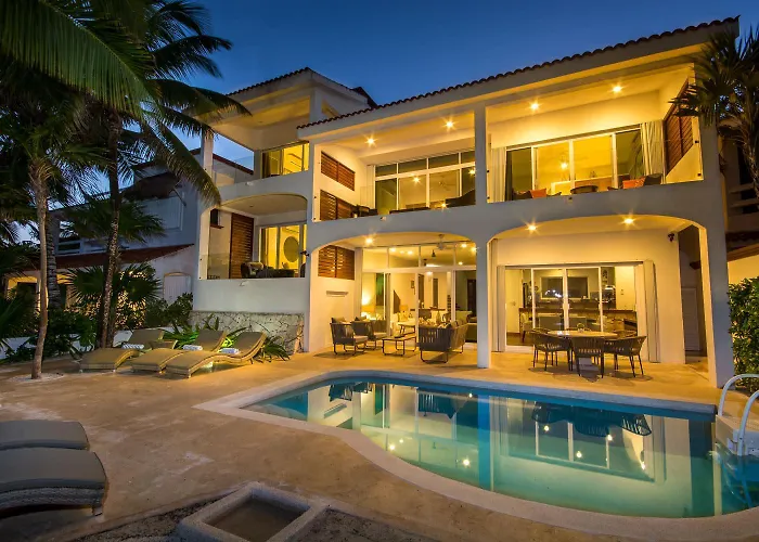 Beachfront With Private Staff In Gated Community