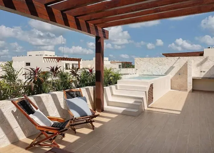Spacious 2 Bdr Ph Blue Luxury Condo Pvt Pool Terrace Jungle View