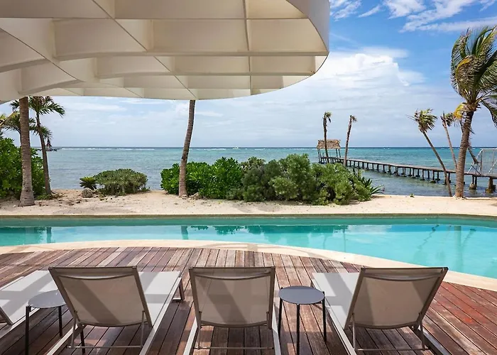 Oceanfront Ph Studio With Stunning Bay Views