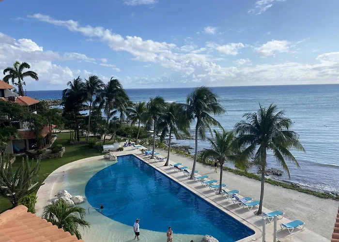 4BR Beach Front Chac-Hal-Al