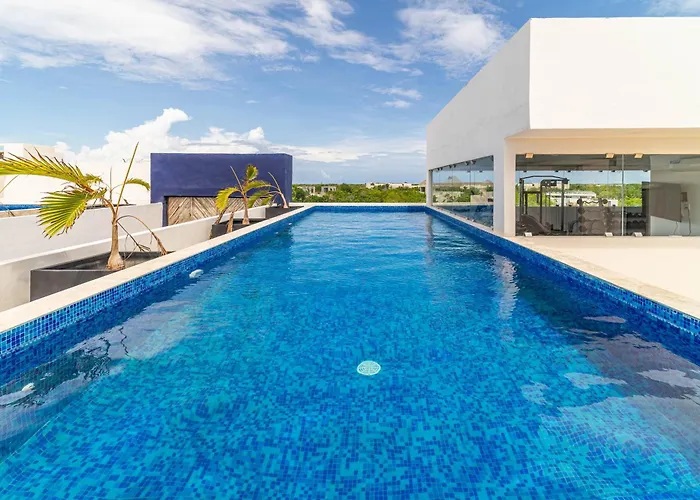 1 Bd Suite With Private Balcony, Rooftop Pool, Gym