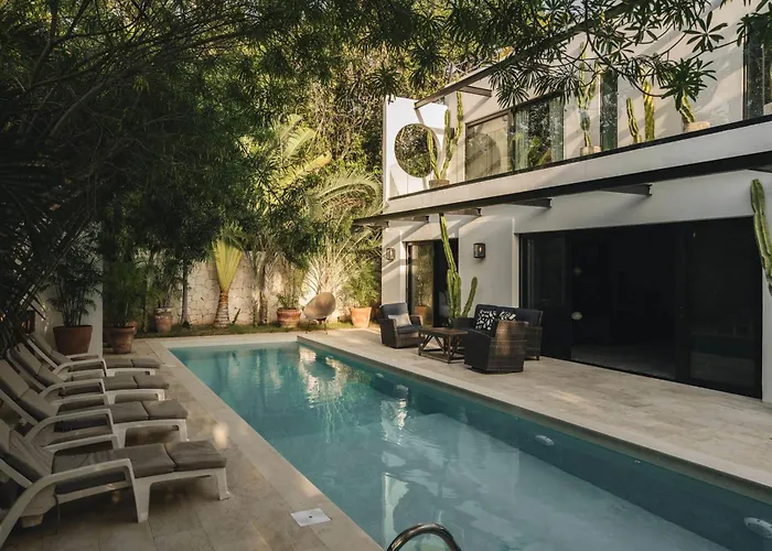 Elegant Villa Stay Gated Place Full Concierge