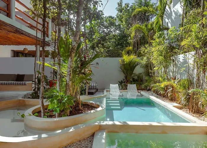 4Br Jungle Villa With Jacuzzi In Private Gated Community