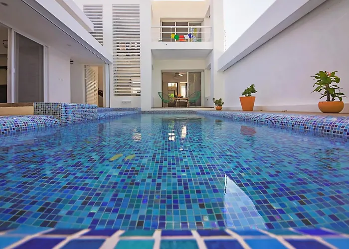 Casa Campana, Privada, Piscina Privada, 3 Cuadras Malecon