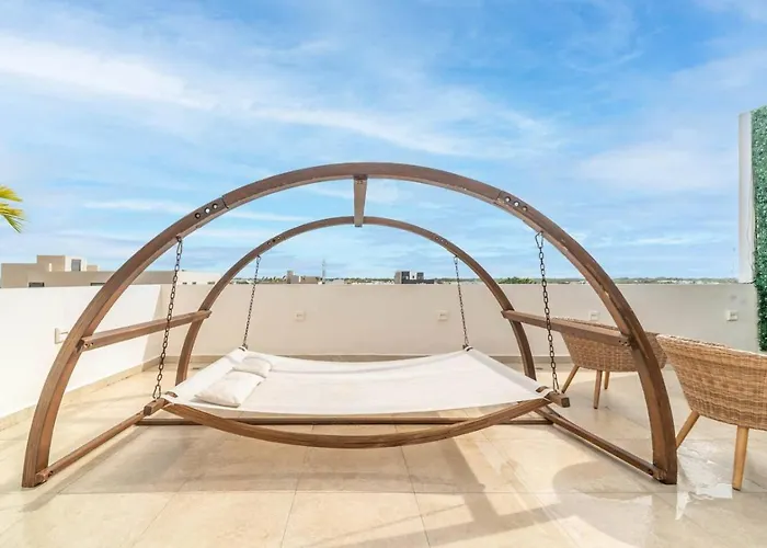 1 Bedroom Oasis With Incredible Rooftop Pool And Views