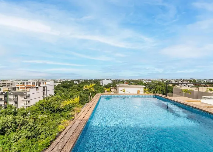2 Bedroom Oasis With Incredible Rooftop Pool