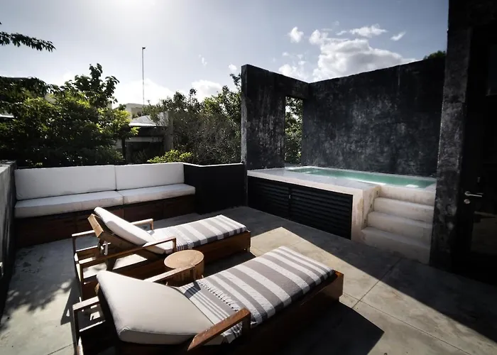 Spacious Luxury Villa, 3 Private Pools + Rooftop