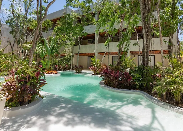 Jungle Gem With Swim-Up Pool & Easy Paved Access