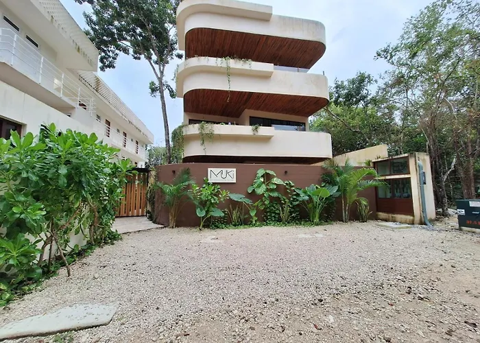 Charming boutique condo jungle views private pool