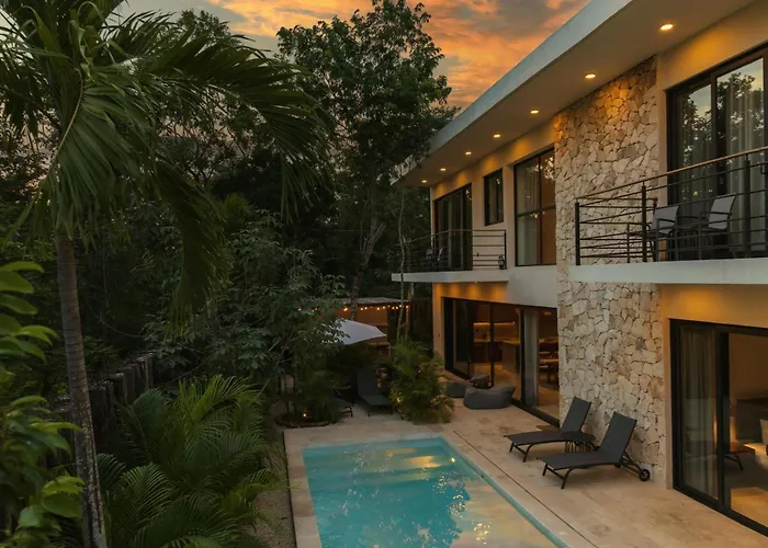 Casa Laak, Luxury Villa, 5 Bedroom 7 Bt, Heated Pool