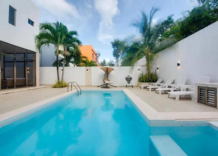 1 Mi To Beach: Luxe Playa Del Carmen Home W/ Pool
