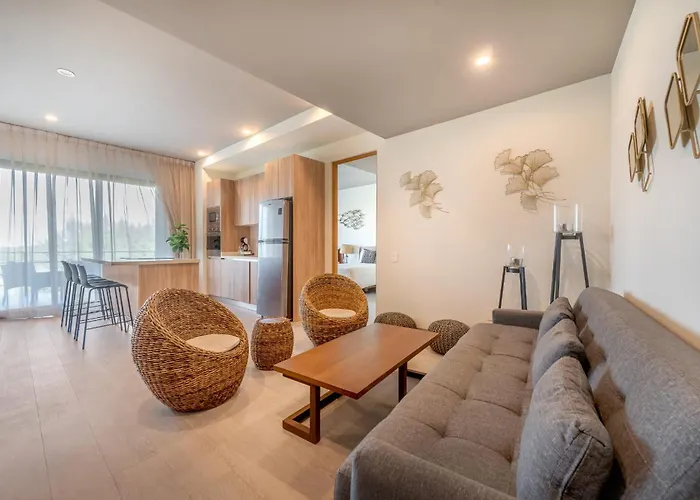 Luxury 2Bd 2Ba Ocean View 200M From Beach