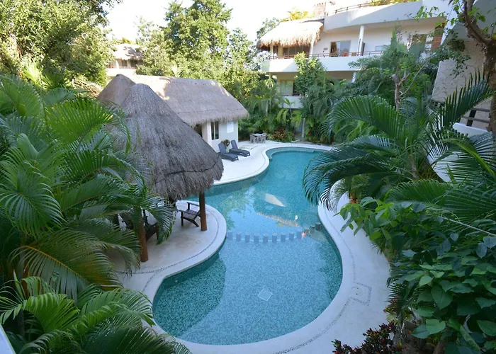 Peaceful Penthouse With Private Rooftop In Gated Community