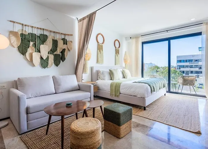 Stunning New Studio With Rooftop Pool