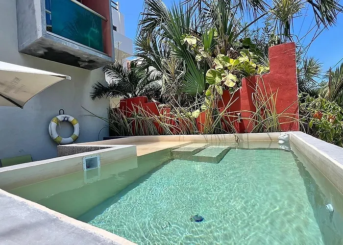 Beachside Oasis ! Spacious ½ Block From The Beach