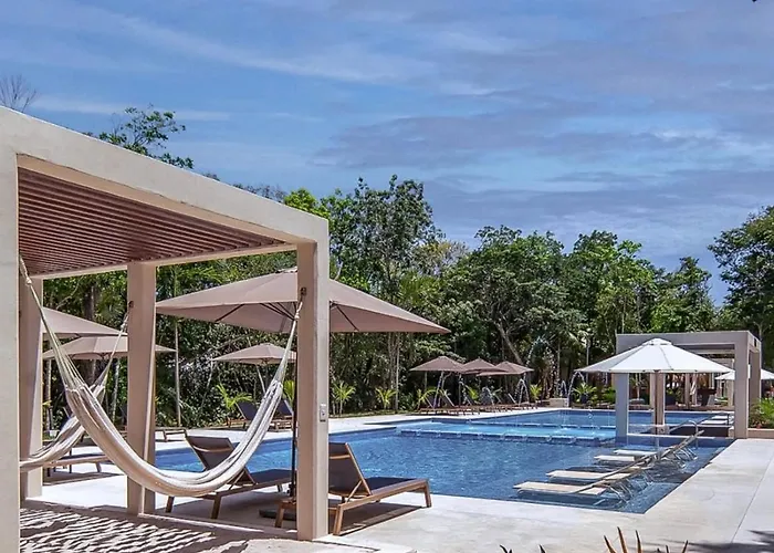 Casa Luna Tropical