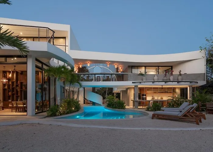 Villa Aqua