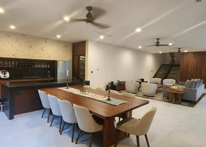 Spacious And Luxurious Villa With 4 Bedrooms, Swimming Pool, Tennis Court, And Beach Within Walking Distance