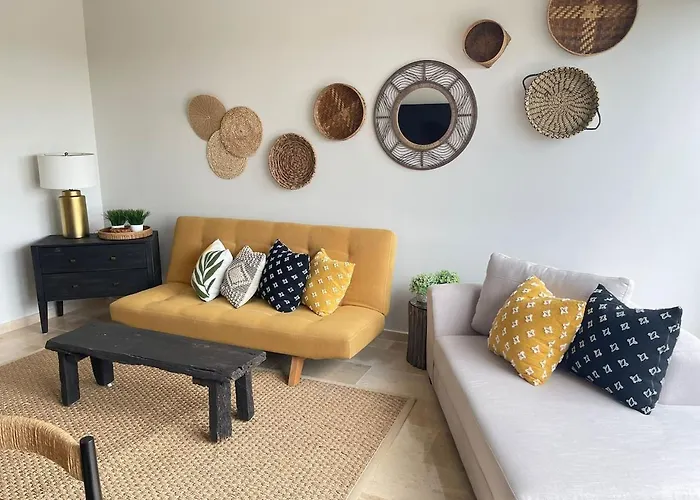 Luxury 3Bd Apartment With Balcony And Rooftop Pool