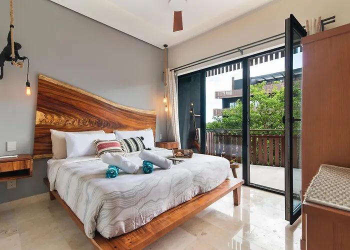 1Br - Sea View Rooftop Pools Steps To Beach & Jaguar Park