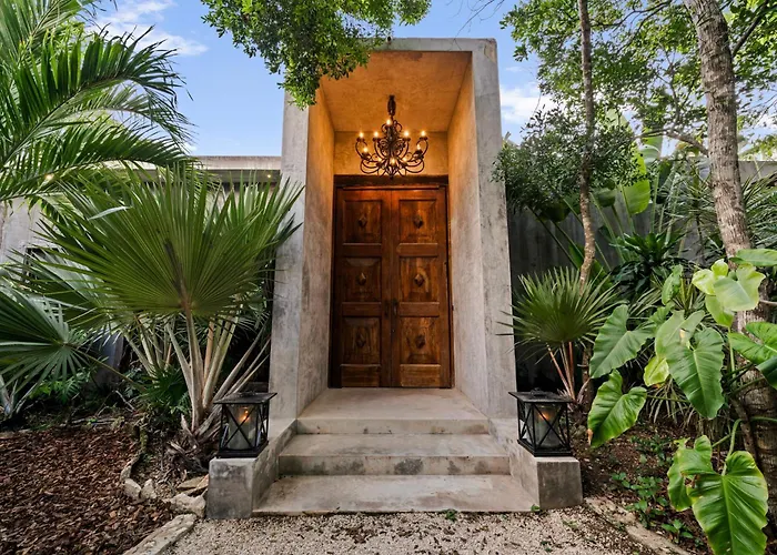 Casa Halo - Mansion, Nightclub, Pool, Sonos, Gated, Staff
