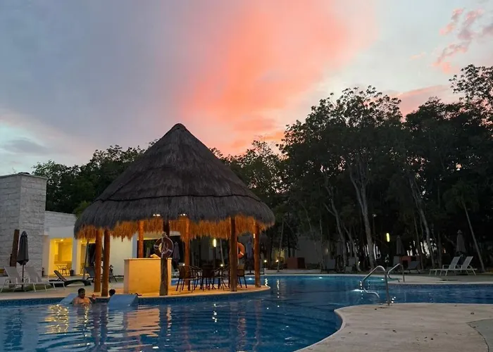 Modern Apartment Near The Sea Pool Wifi Ac
