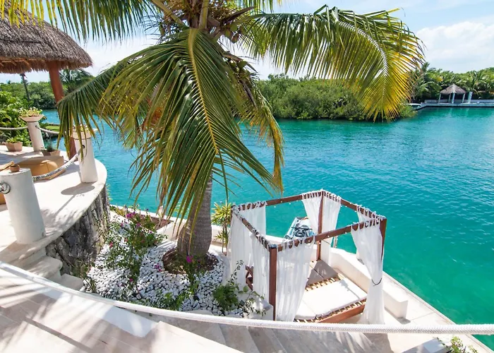 Casa La Torre, Luxury Private Waterfront Villa